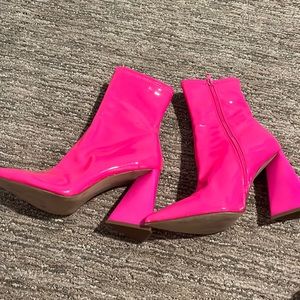 Steve Madden hot pink Tinker Sock Booties size 8.5